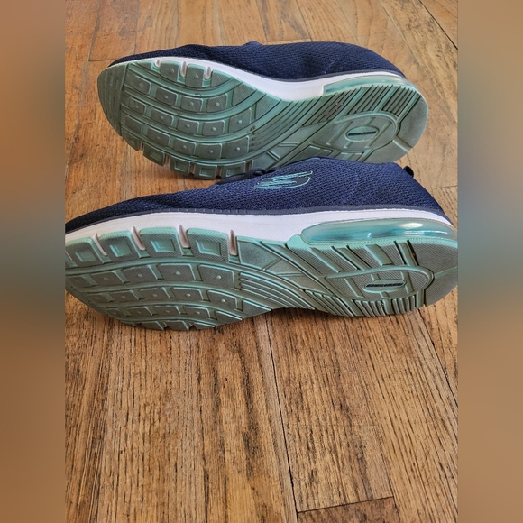 Sketchers Running Walking Shoes Size: 10 - Picture 6 of 9